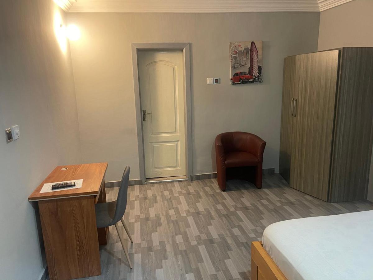 Bonsukoda Lodge Madina 외부 사진