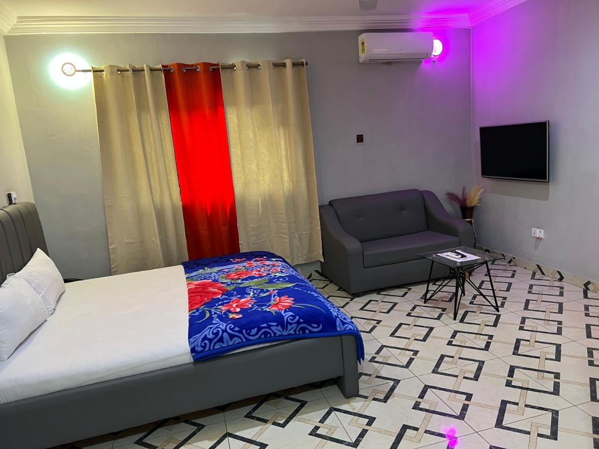 Bonsukoda Lodge Madina 외부 사진