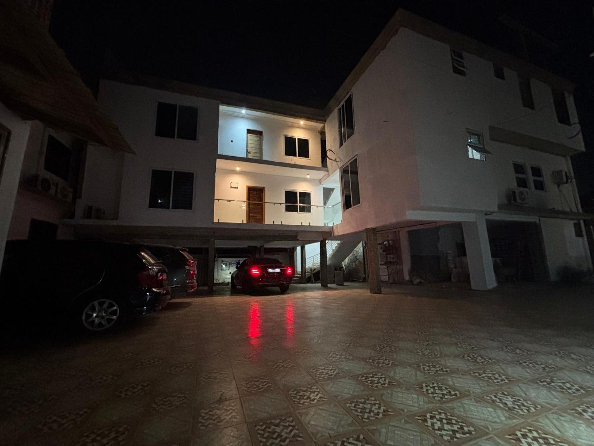 Bonsukoda Lodge Madina 외부 사진