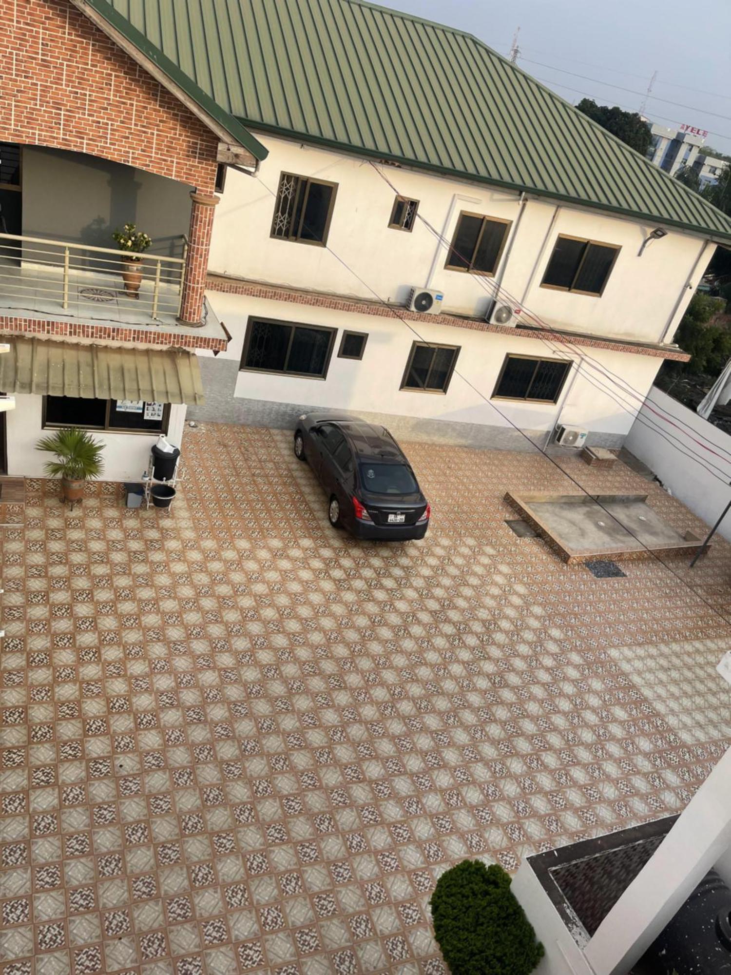 Bonsukoda Lodge Madina 외부 사진
