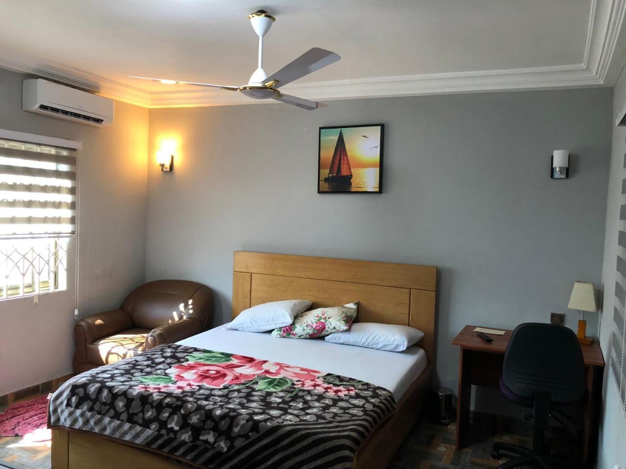 Bonsukoda Lodge Madina 외부 사진