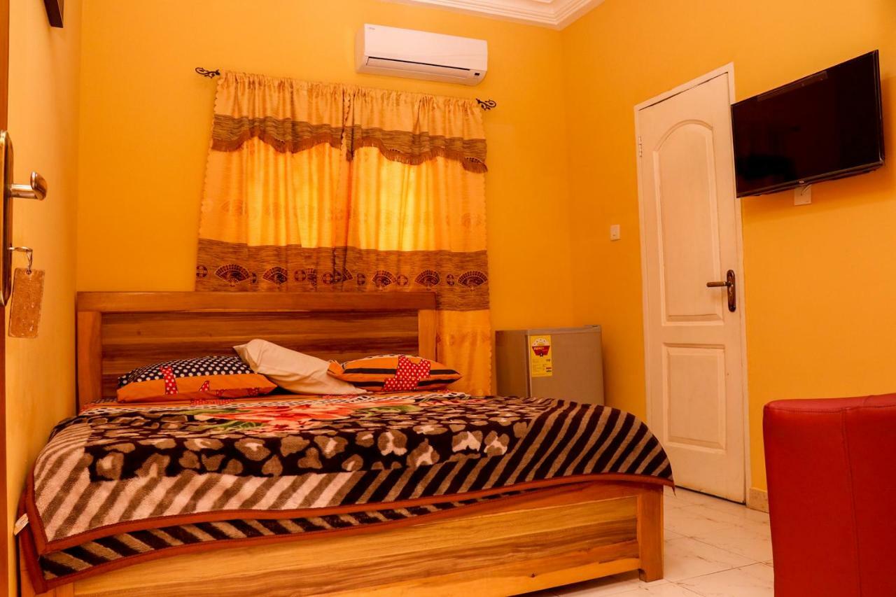 Bonsukoda Lodge Madina 외부 사진